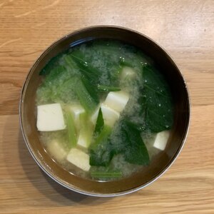 簡単！小松菜と豆腐のお味噌汁